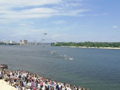 На Днепре состоялся речной парад в День Независимости: видео, фото с грандиозного мероприятия