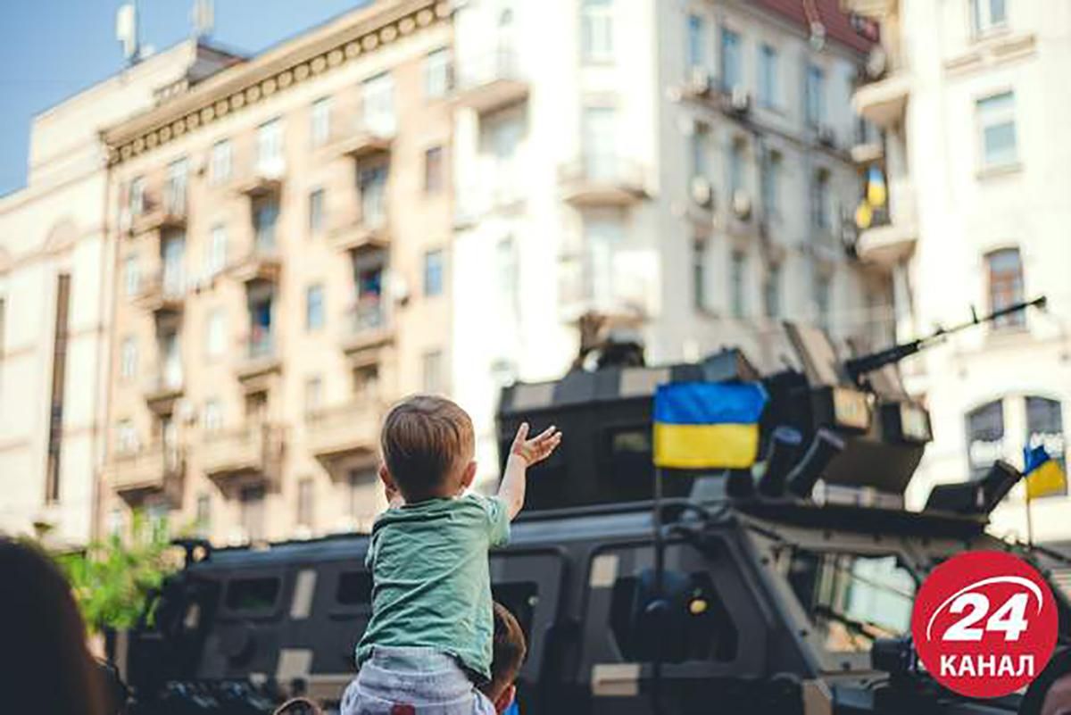 "Море людей, тисячі і тисячі, і всі наші": як реагує мережа на парад у День Незалежності - Україна новини - 24 Канал