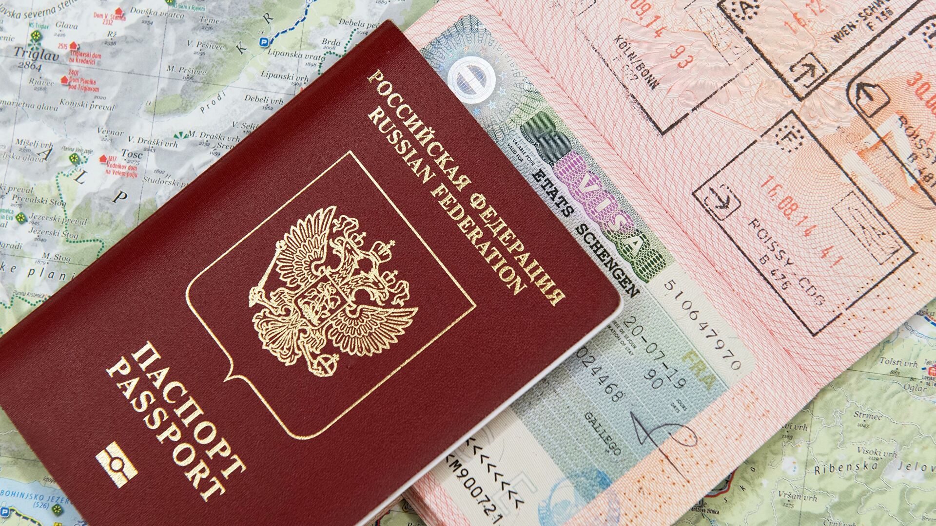 "Хто хоче, той залишиться українцем": у ТКГ відреагували на роздачу паспортів Росії на Донбасі - 24 Канал
