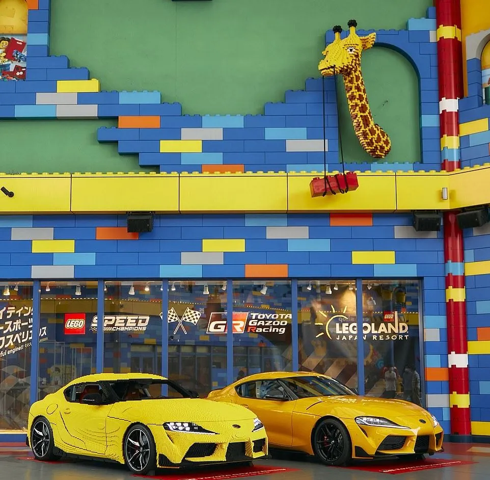 Розганяється до 27 кілометрів: показали Toyota Supra в натуральну величину, зроблену з LEGO