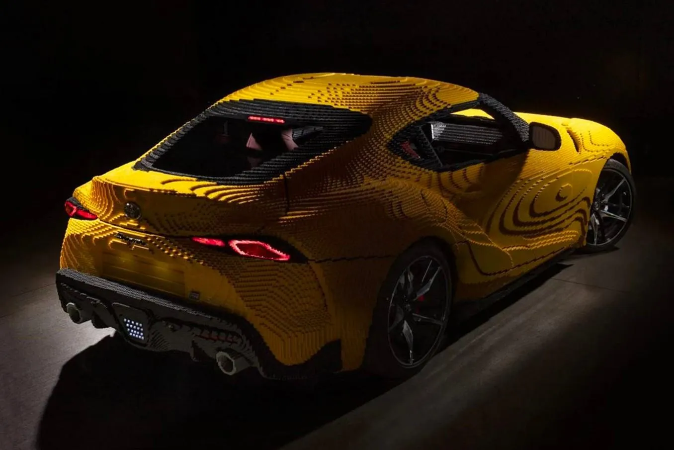 Розганяється до 27 кілометрів: показали Toyota Supra в натуральну величину, зроблену з LEGO Розганяється до 27 кілометрів: показали Toyota Supra в натуральну величину, зроблену з LEGO