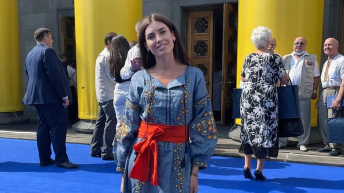 Ми вийдемо з цього достойно, – "слуга" Мезенцева про ситуацію з великим Гербом - 24 Канал Ми вийдемо з цього достойно, – "слуга" Мезенцева про ситуацію з великим Гербом - 24 Канал