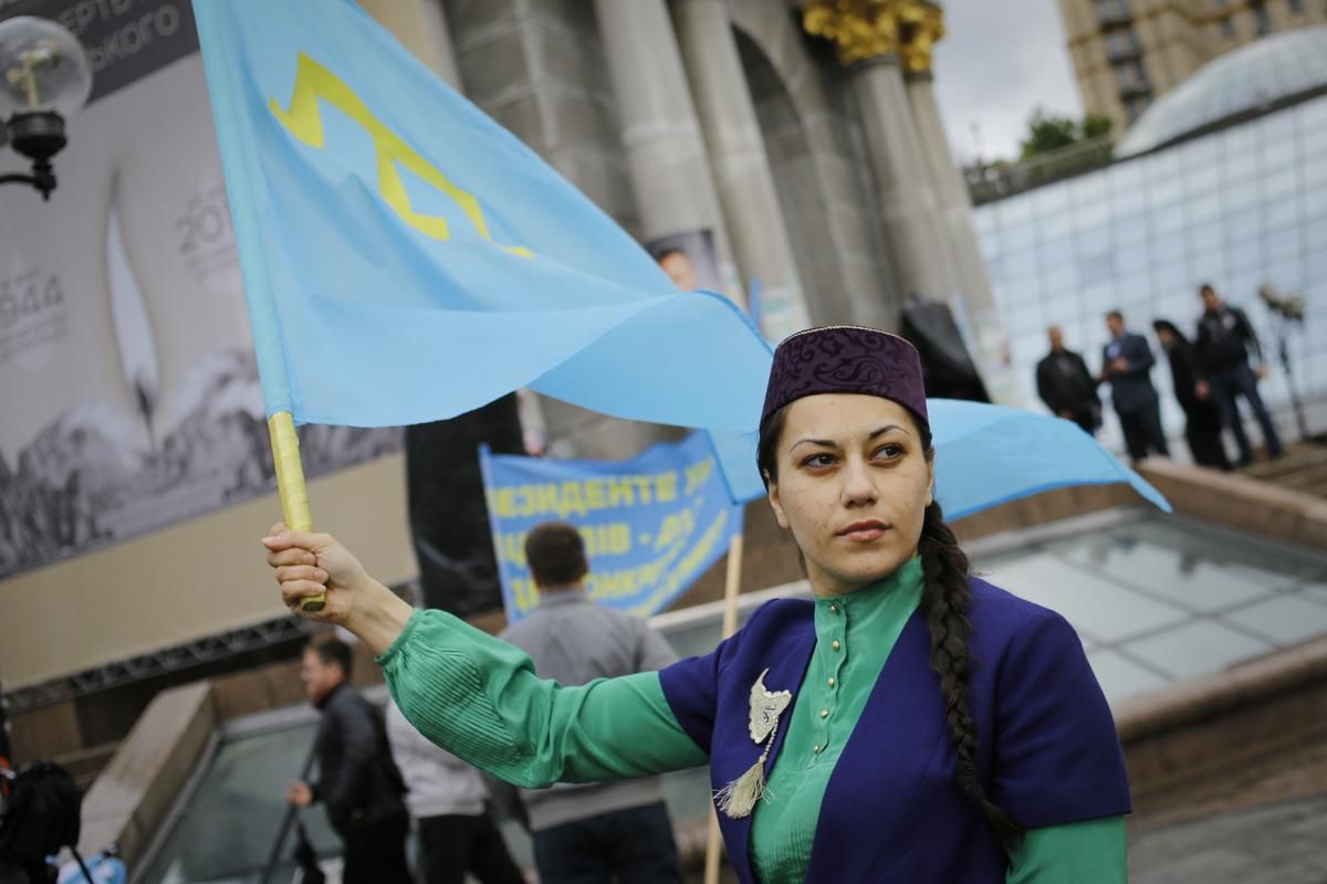 "Мы хотим домой": крымчане устроили перформанс об оккупации в центре Киева