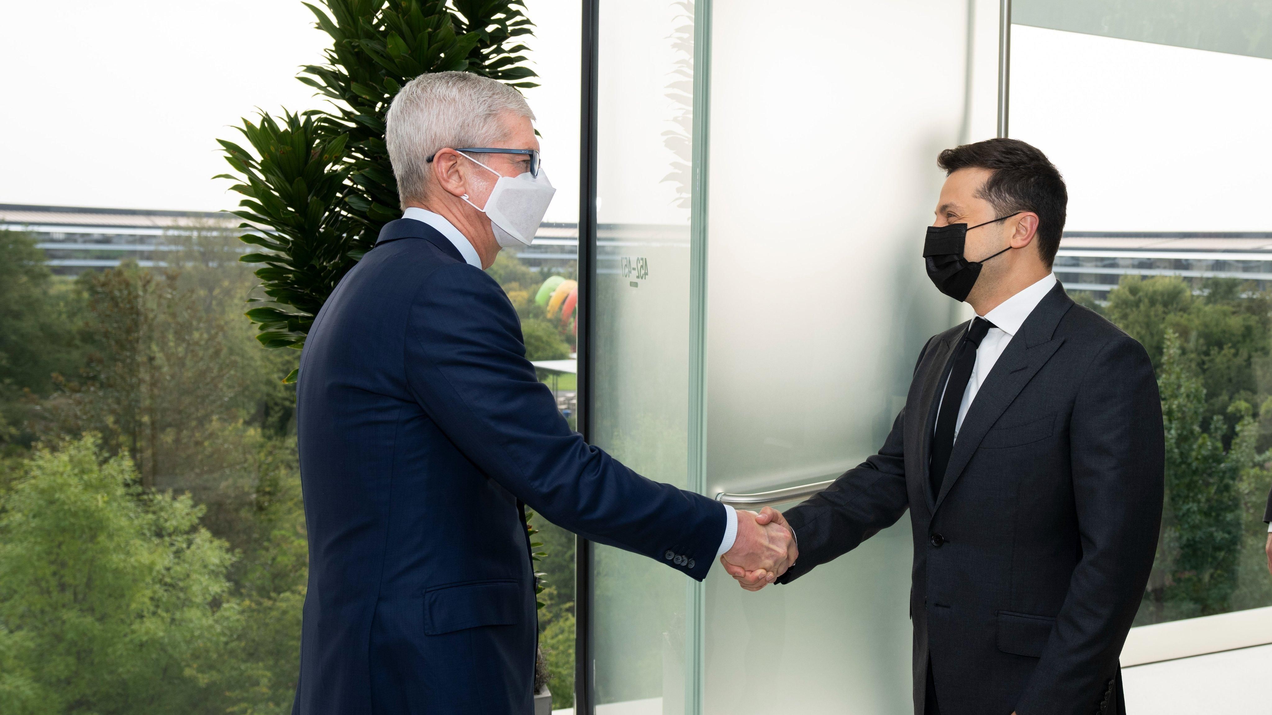 Зустріч Зеленського з Тімом Куком: фото та відео Зустріч Зеленського з Тімом Куком: фото та відео