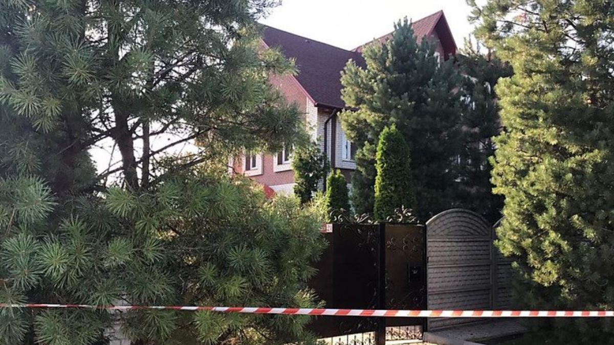 Боялся подходить к окнам, а за домом следили: адвокат рассказал новые детали о смерти Павлова Боялся подходить к окнам, а за домом следили: адвокат рассказал новые детали о смерти Павлова