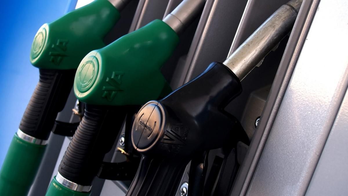В Украине начали дешеветь бензин и дизельное топливо