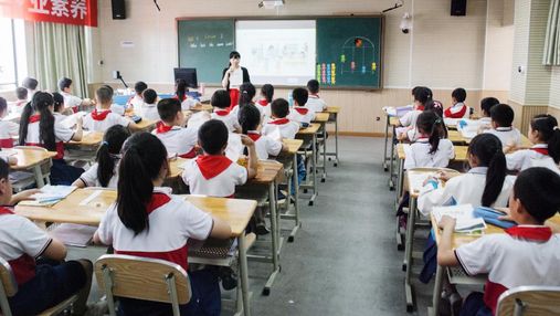 У Китаї ввели для всіх учнів та студентів предмет "Думки Сі Цзіньпіна"