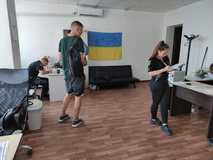 У Харкові невідомі пограбували офіс організації "Антикорупційний центр" - Новини Харкова - 24 Канал У Харкові невідомі пограбували офіс організації "Антикорупційний центр" - Новини Харкова - 24 Канал