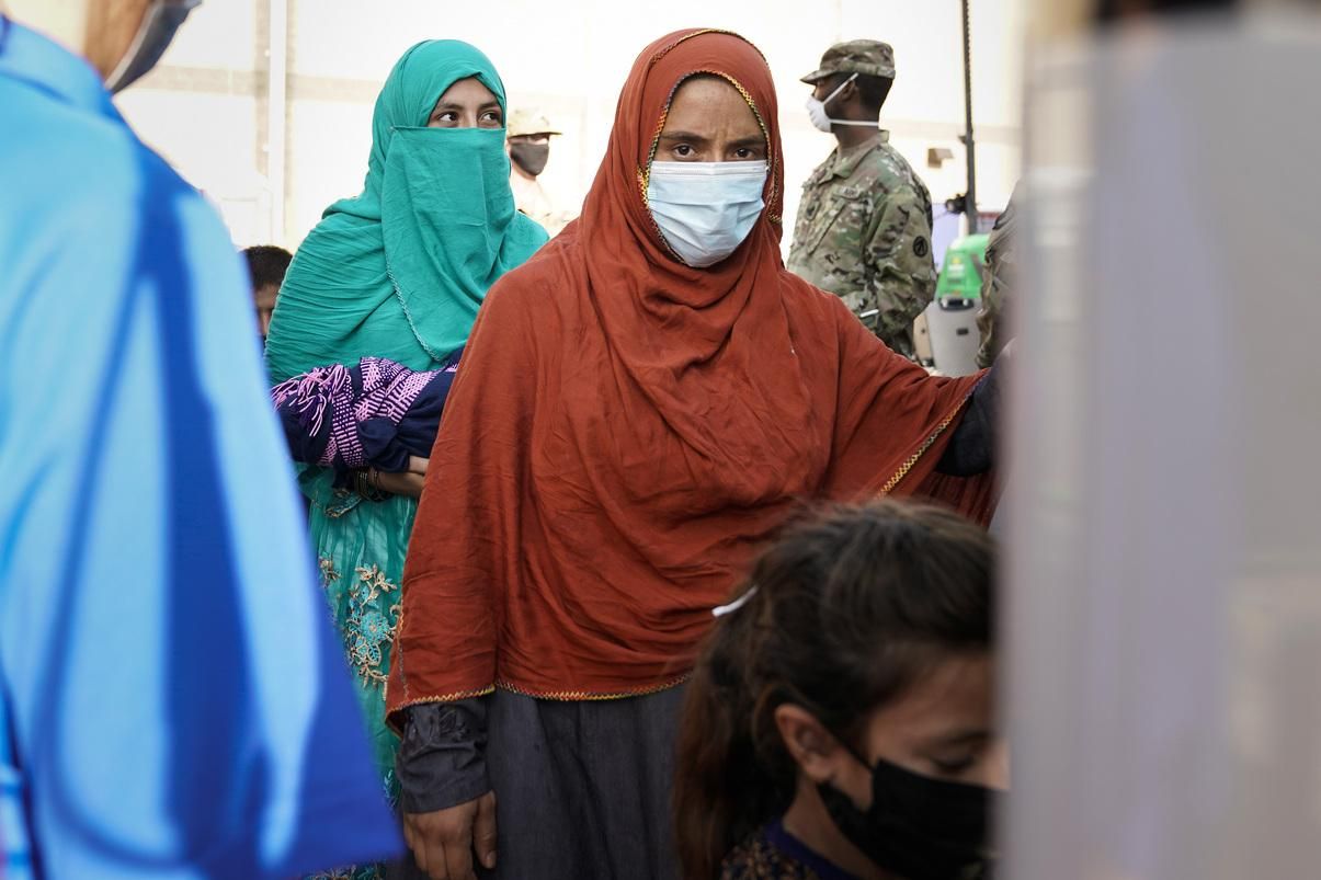 Таліби заборонили афганським жінкам виходити з дому - 24 Канал