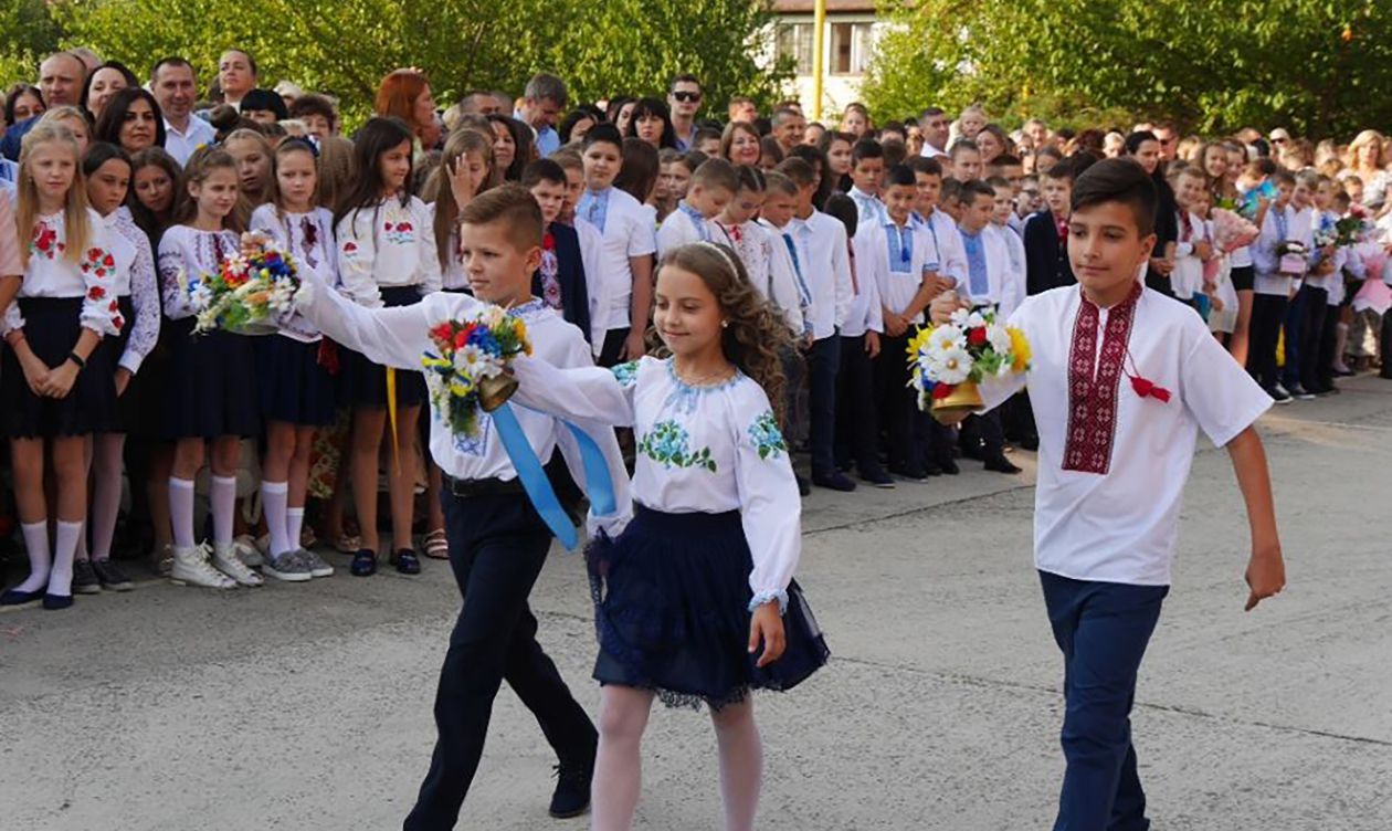 Как школы в Ивано-Франковске будут проводить праздничные линейки