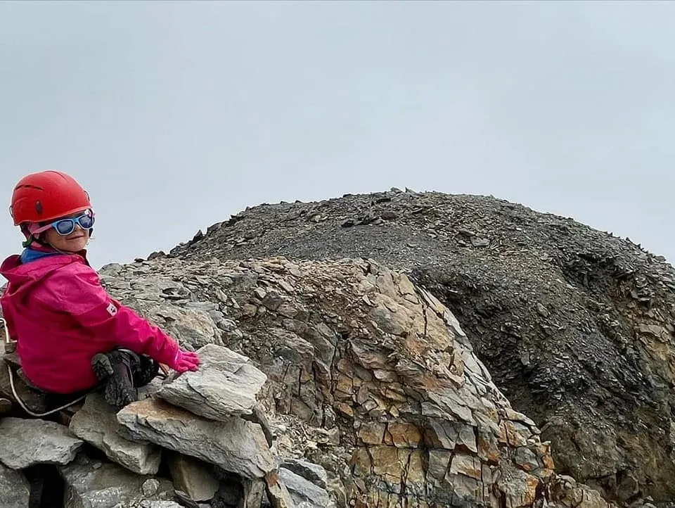 5-річна альпіністка на вершині