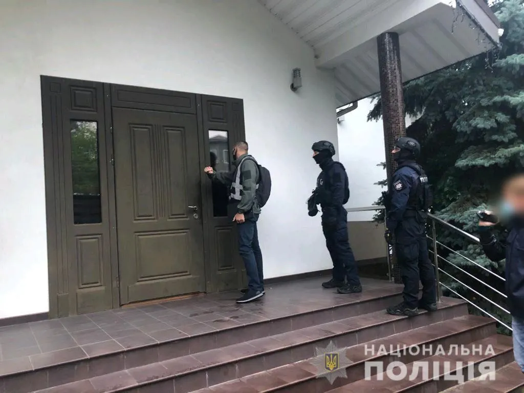 Правоохоронці прийшли до керівника турфірми Правоохоронці прийшли до керівника турфірми