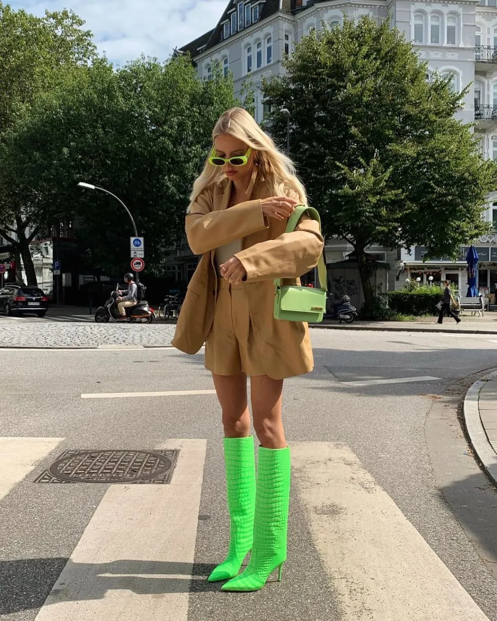 Стильний образ Леоні Ганне / Фото з інстаграму інфлюенсерки Стильний образ Леоні Ганне / Фото з інстаграму інфлюенсерки