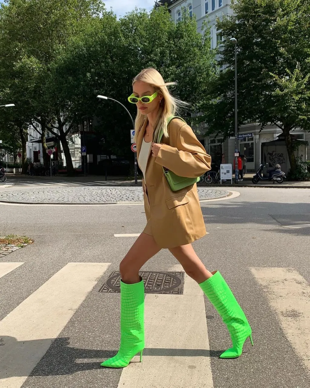 Стильний образ Леоні Ганне / Фото з інстаграму інфлюенсерки Стильний образ Леоні Ганне / Фото з інстаграму інфлюенсерки