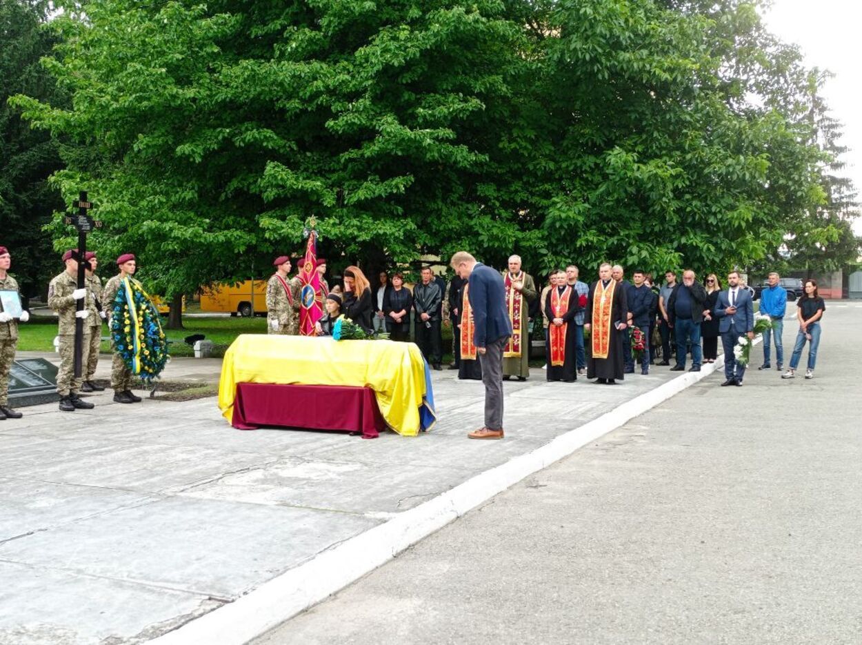 Во Львове попрощались с погибшим Героем Дмитрием Гудзиком Во Львове попрощались с погибшим Героем Дмитрием Гудзиком