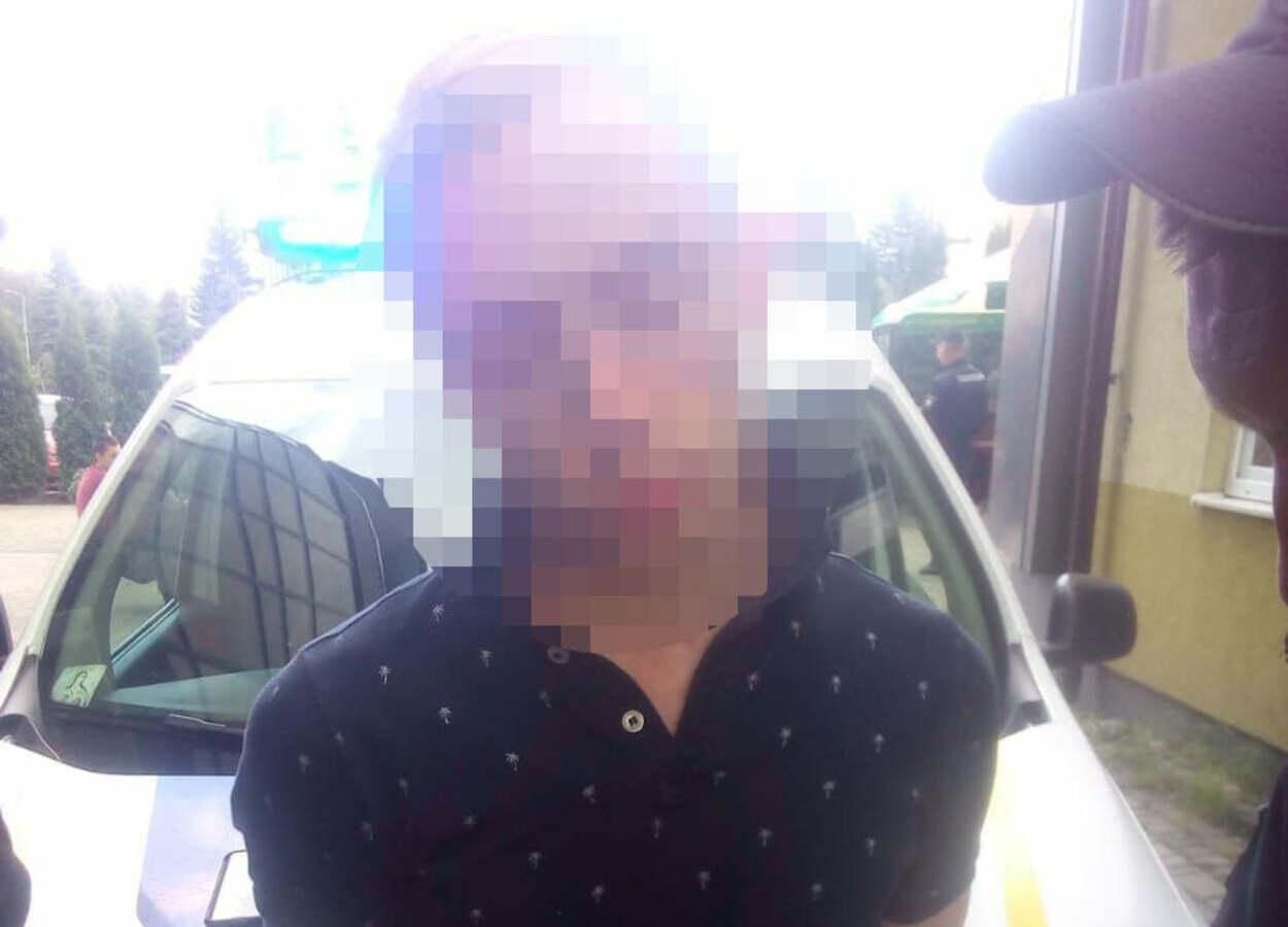 На Львівщині неадекватний чоловік погрожував пістолетом відвідувачам піцерії - Новини Львів - Львів На Львівщині неадекватний чоловік погрожував пістолетом відвідувачам піцерії - Новини Львів - Львів