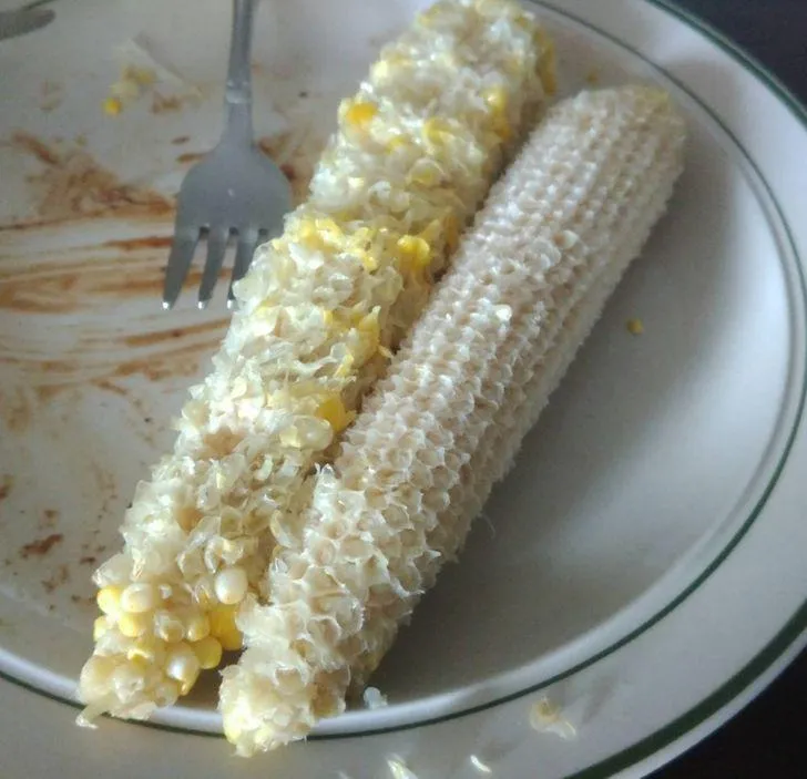 Как по-разному люди едят кукурузу