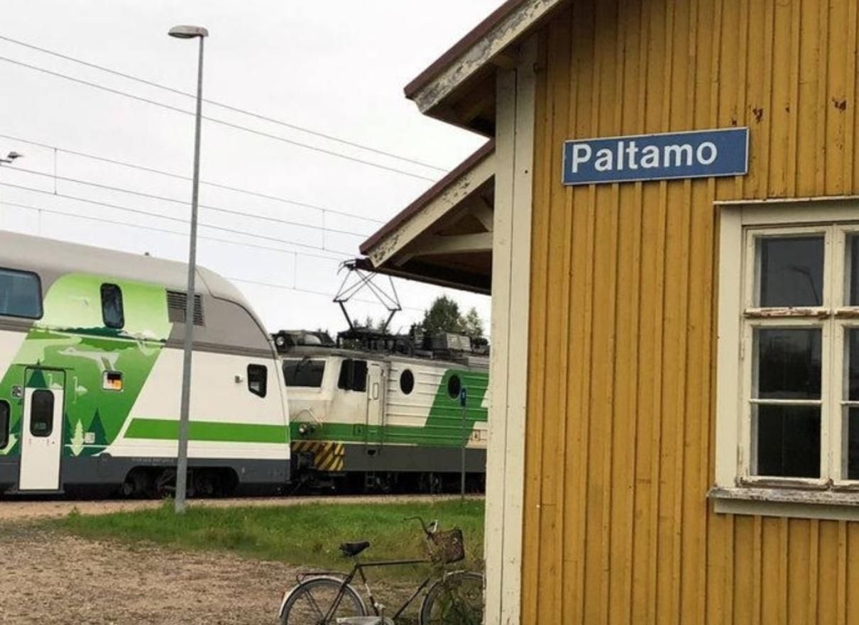 Смертельне зіткнення на залізниці: у Фінляндії не розминулись поїзд та легковик - 24 Канал Смертельне зіткнення на залізниці: у Фінляндії не розминулись поїзд та легковик - 24 Канал