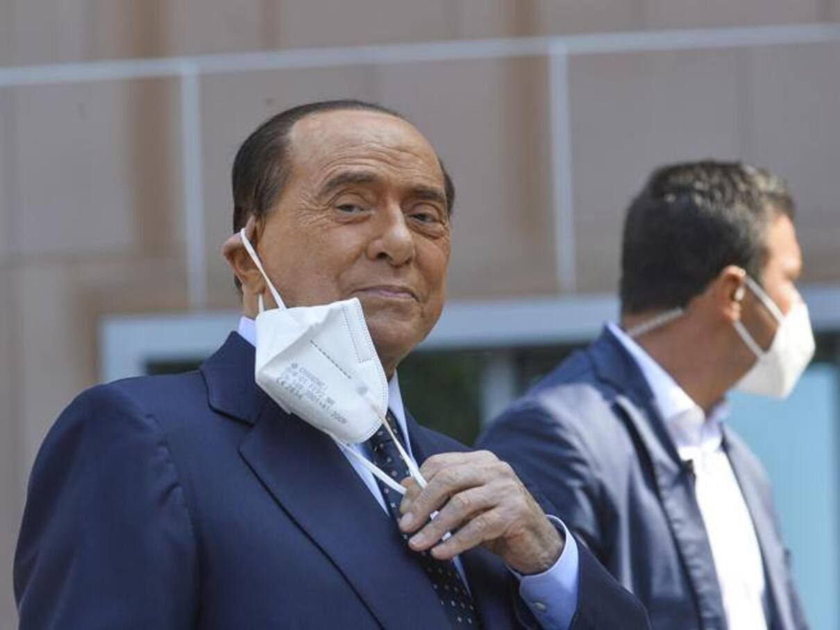 Сильвио Берлускони попал в больницу: причина госпитализации 84-летнего политика