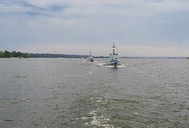 Катери ВМС України прибули до Черкас: красномовні фото