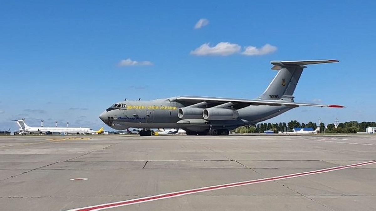 До Києва з Афганістану прибув ще один літак з евакуйованими українцями: перші фото та відео - 24 Канал