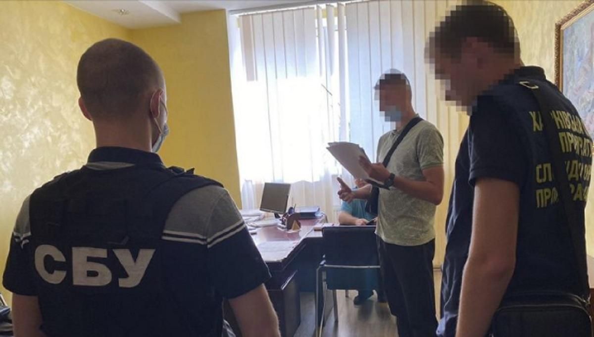 Присвоили 2 миллиона зарплаты своих подчиненных: на Харьковщине разоблачили чиновников УЗ Присвоили 2 миллиона зарплаты своих подчиненных: на Харьковщине разоблачили чиновников УЗ