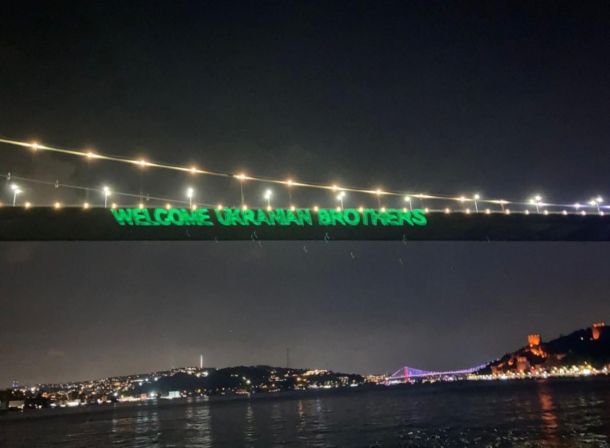 Добро пожаловать, братья-украинцы: в Турции встретили корабль пограничников – атмосферные фото Добро пожаловать, братья-украинцы: в Турции встретили корабль пограничников – атмосферные фото