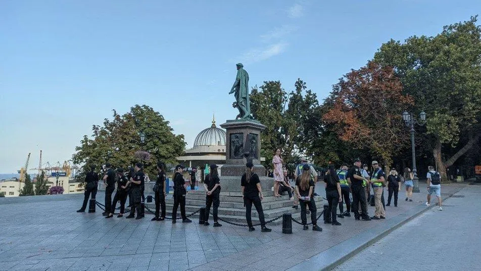 Перекриття пам'ятника Перекриття пам'ятника