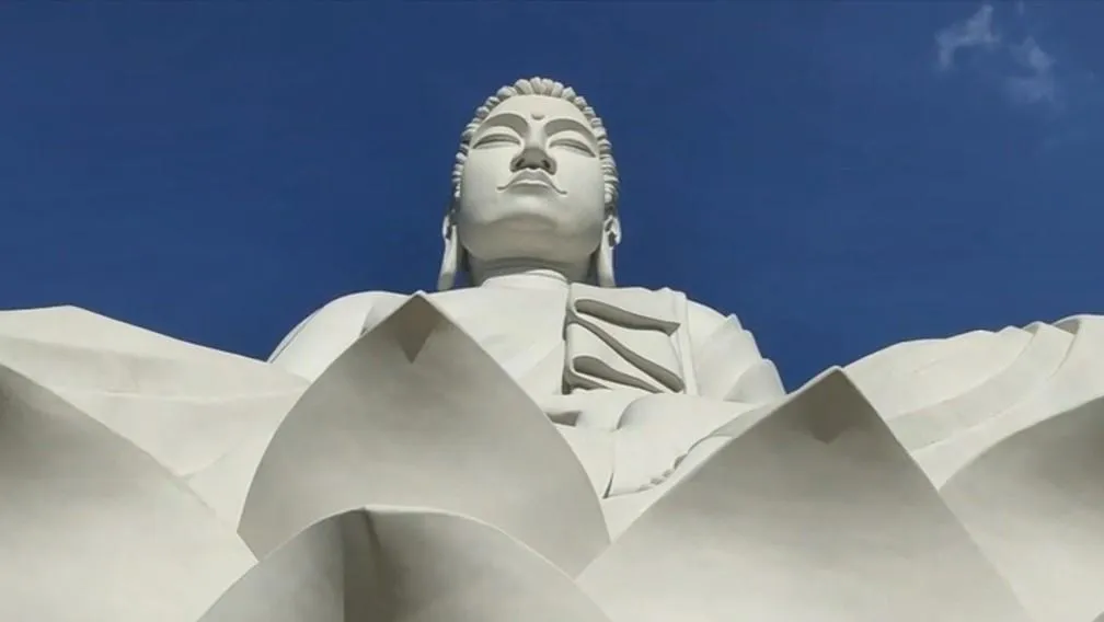 Гігантська статуя Будди