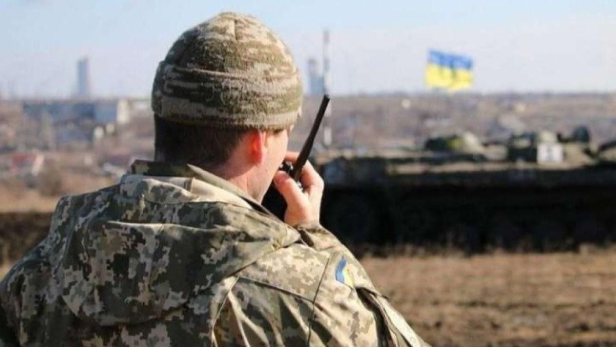 Боевики на Донбассе тяжело ранили украинского воина