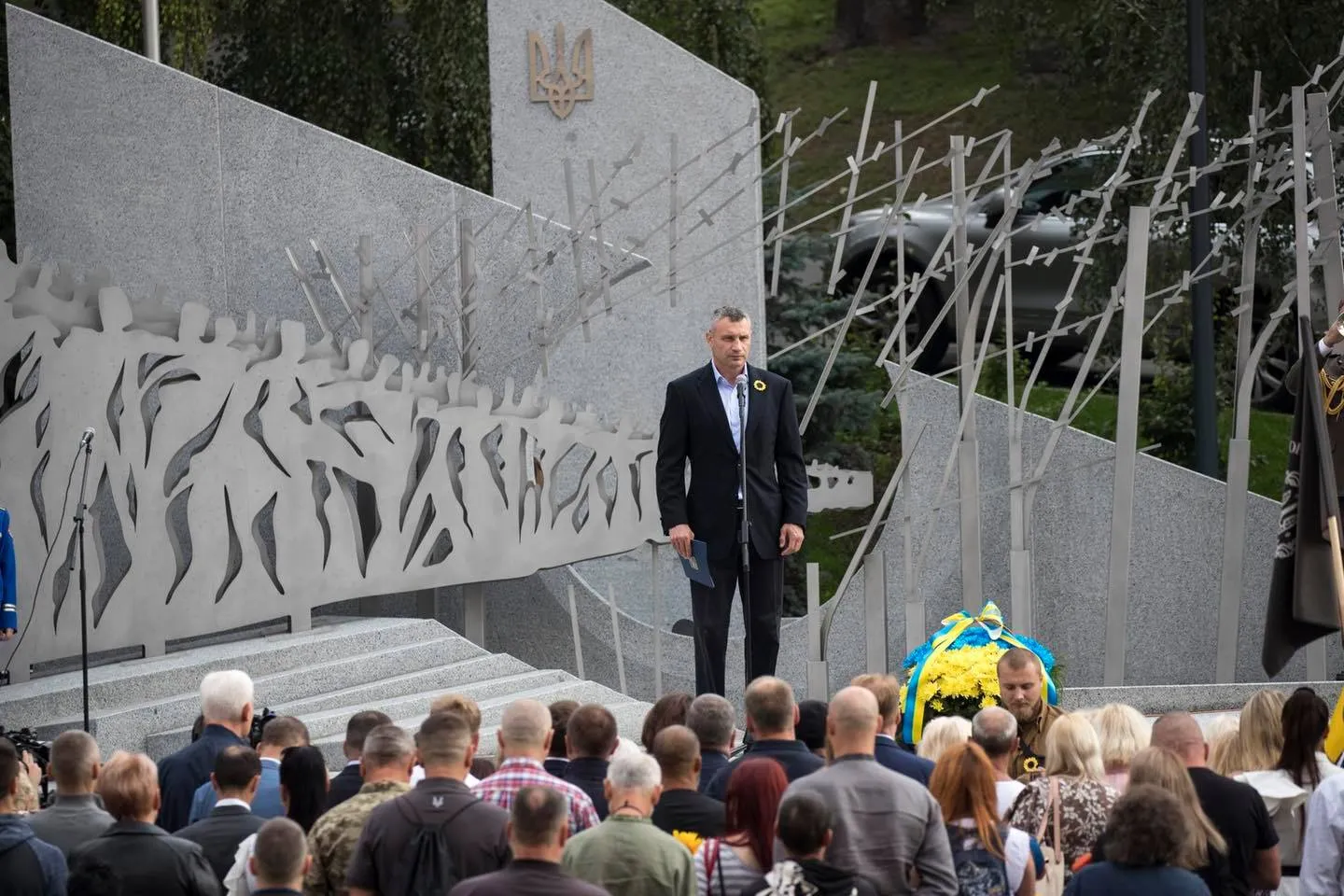  У Києві відкрили Меморіал воїнам, які загинули на війні на Донбасі