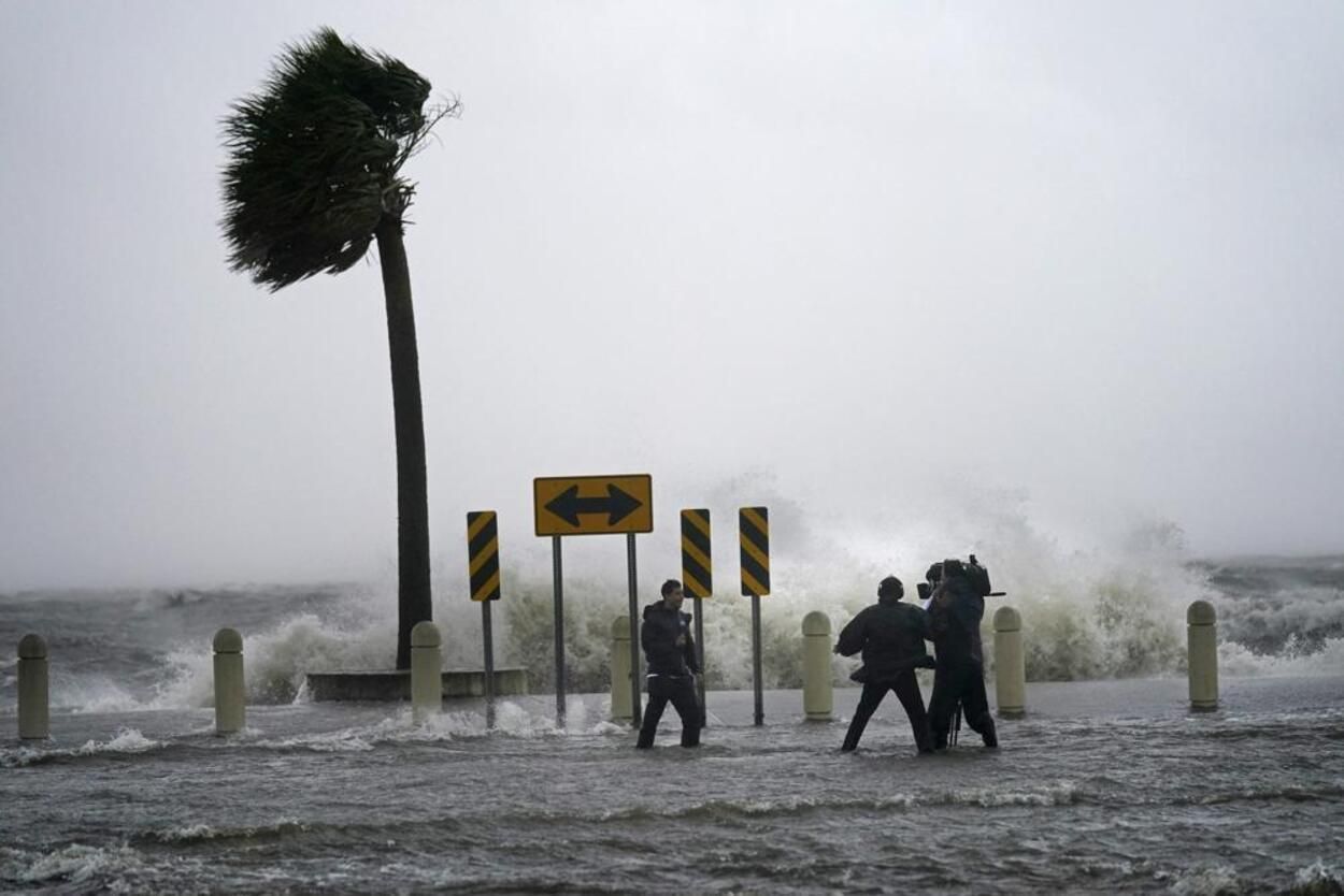 Може завдати значних руйнувань:  до США наближається ураган "Іда", люди налякані - 24 Канал