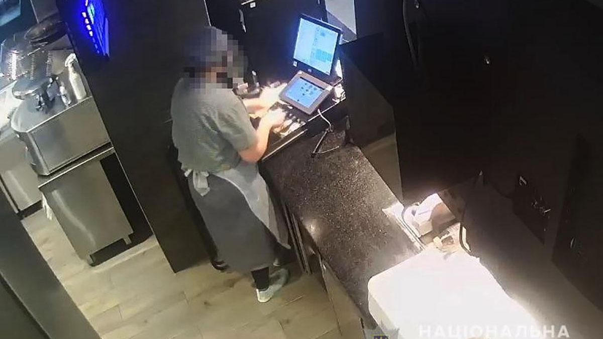 Афера з "поверненням" товару: у Києві касирка крала гроші в супермаркеті - Новини кримінал - Київ Афера з "поверненням" товару: у Києві касирка крала гроші в супермаркеті - Новини кримінал - Київ