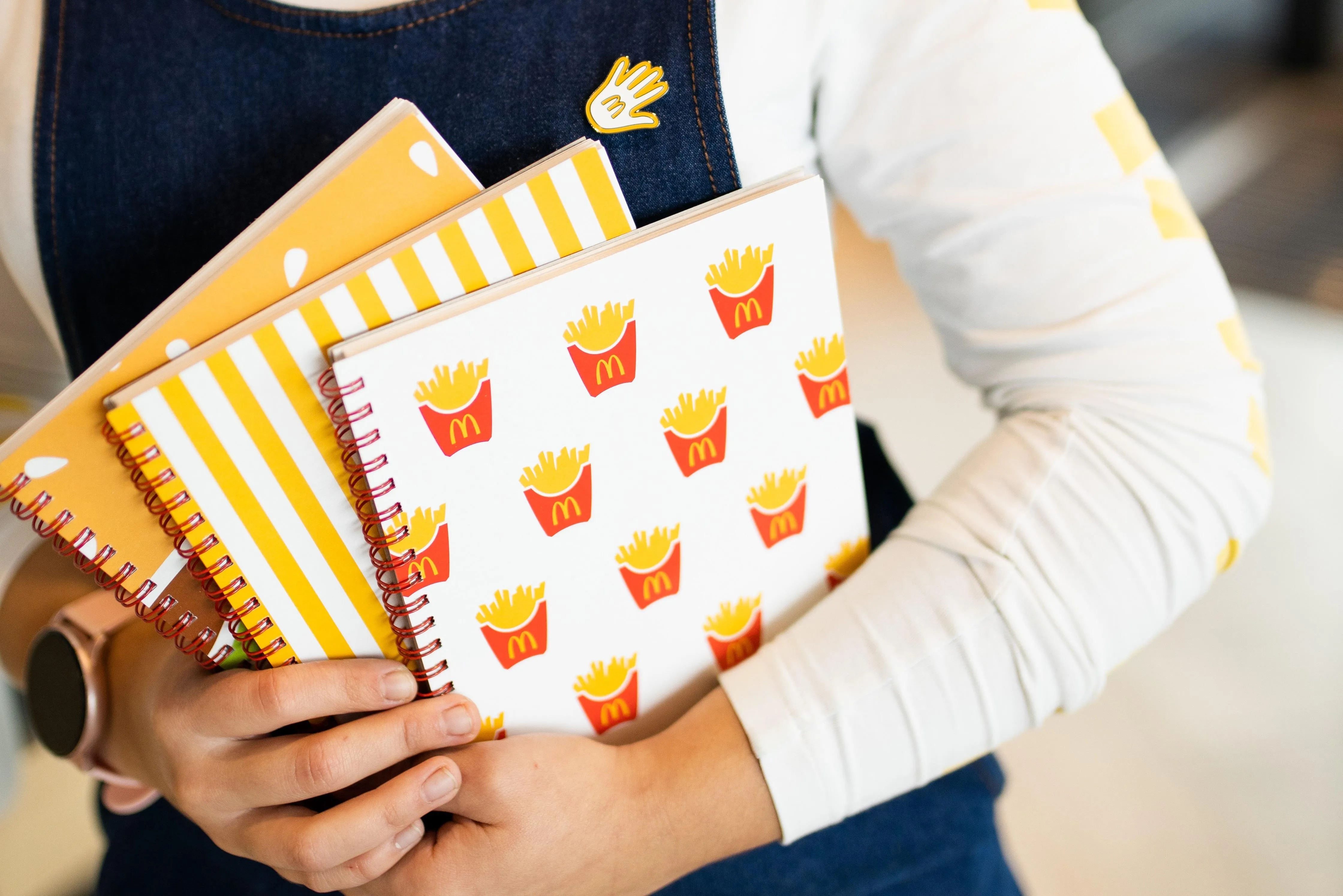 Благодійні фірмові сувеніри Благодійні фірмові сувеніри