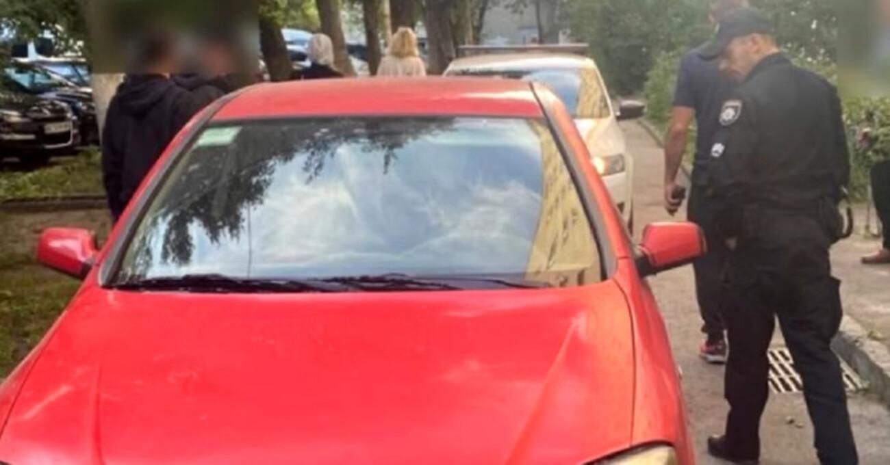 Ввалился в авто и сбежал: львовские патрульные пешком догнали пьяного водителя – видео Ввалился в авто и сбежал: львовские патрульные пешком догнали пьяного водителя – видео