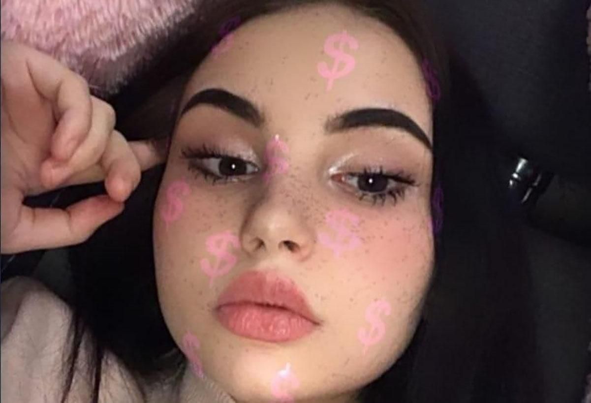 В Днепре разыскивают 15-летнюю школьницу, которая сбежала из больницы В Днепре разыскивают 15-летнюю школьницу, которая сбежала из больницы