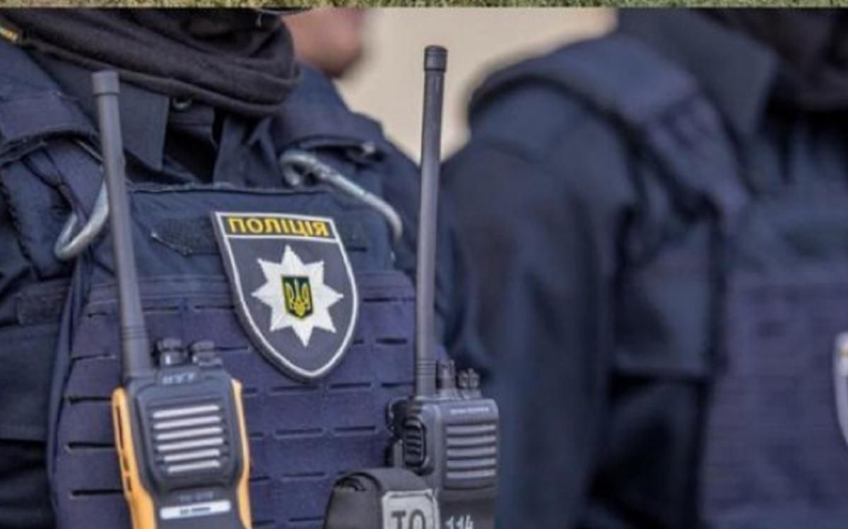 Держалась за балкон и звала на помощь: в Донецкой области женщина упала с 9 этажа Держалась за балкон и звала на помощь: в Донецкой области женщина упала с 9 этажа