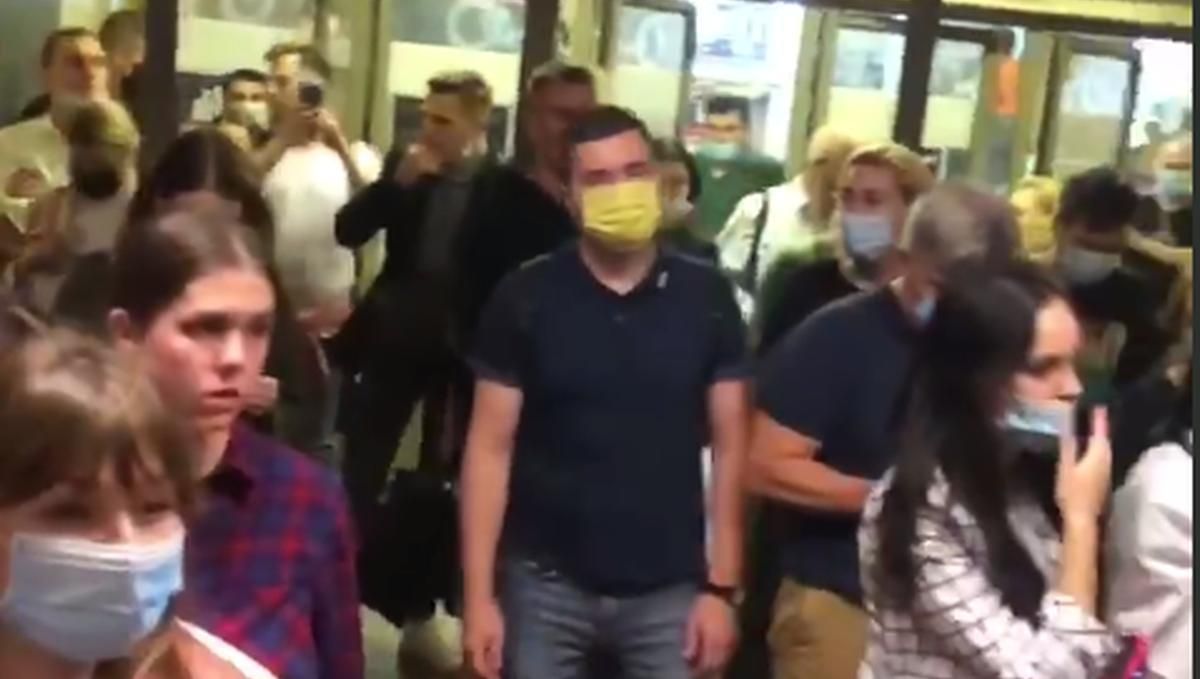 В метро Киева произошел коллапс из-за неисправности системы оплаты