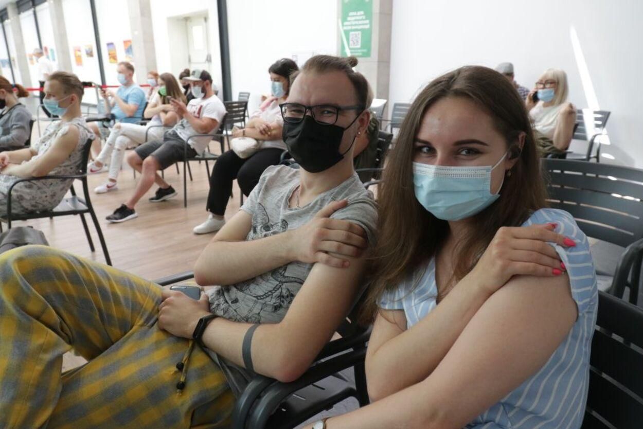 Во Львове пункты вакцинации будут работать в вузах и на фестивале: график работы Во Львове пункты вакцинации будут работать в вузах и на фестивале: график работы