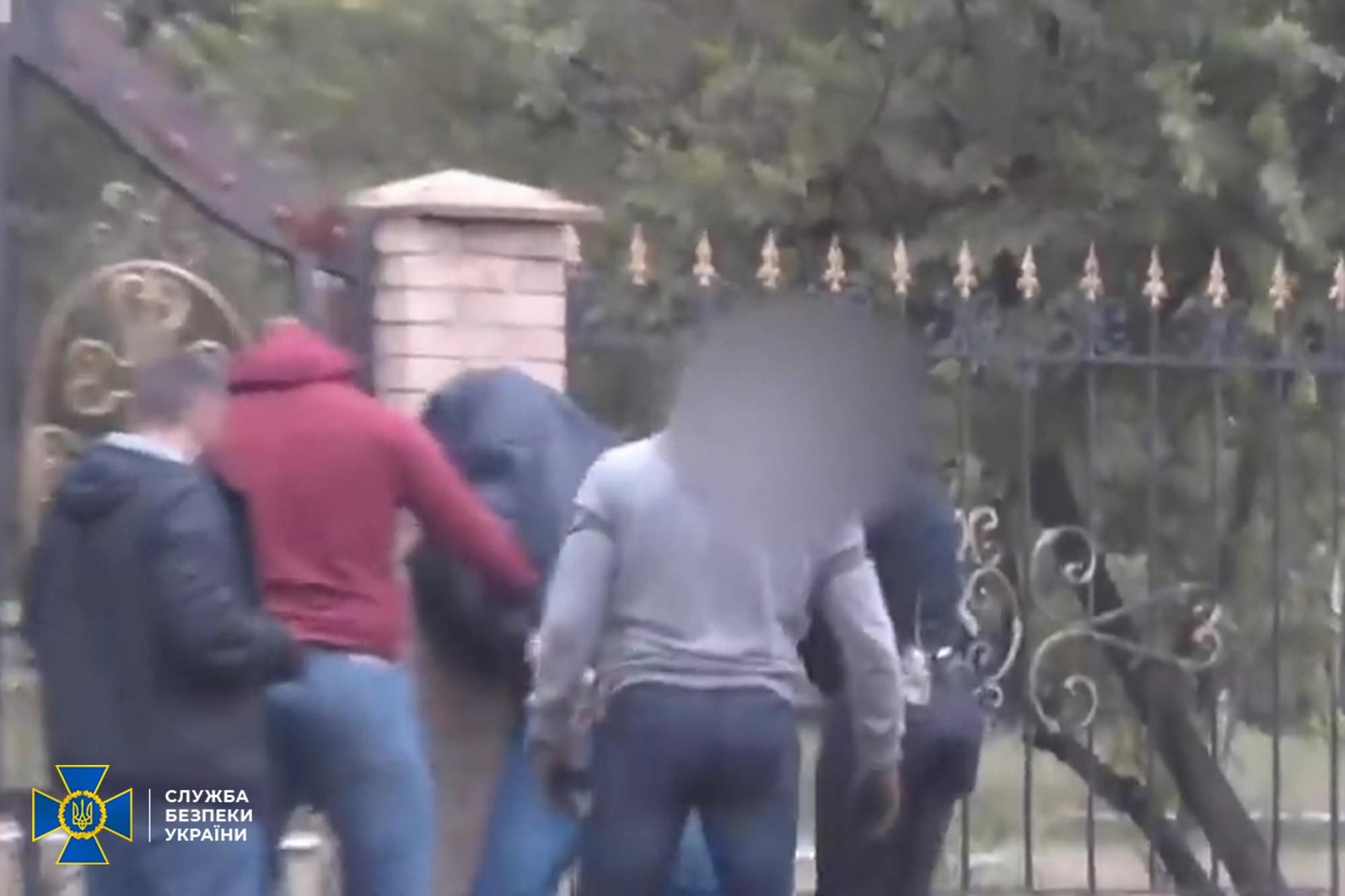 Помста спецслужб: ФСБ готували в Україні підрив машини з фахівцем ЗСУ з озброєнь — СБУ - Україна новини - 24 Канал Помста спецслужб: ФСБ готували в Україні підрив машини з фахівцем ЗСУ з озброєнь — СБУ - Україна новини - 24 Канал