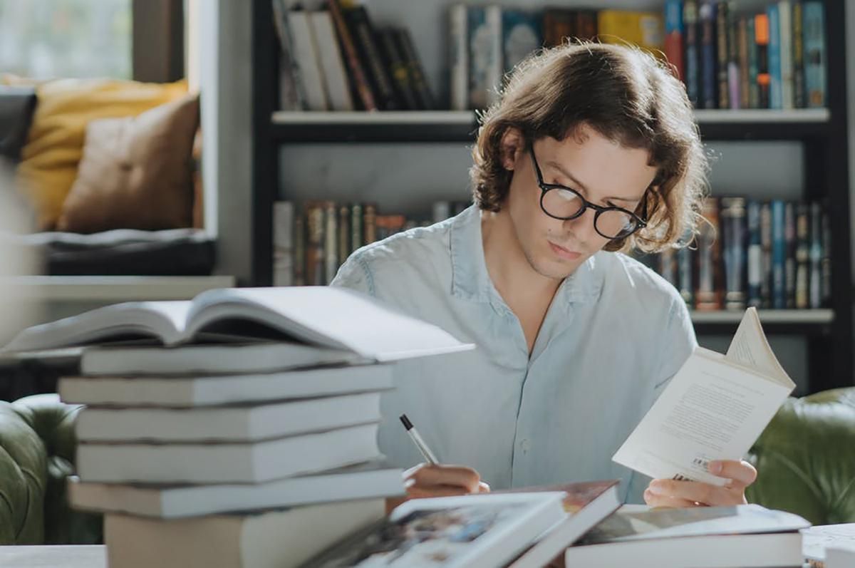 Вчені пояснили, чому мозок краще запам’ятовує, коли має перерви між навчанням - Освіта Вчені пояснили, чому мозок краще запам’ятовує, коли має перерви між навчанням - Освіта