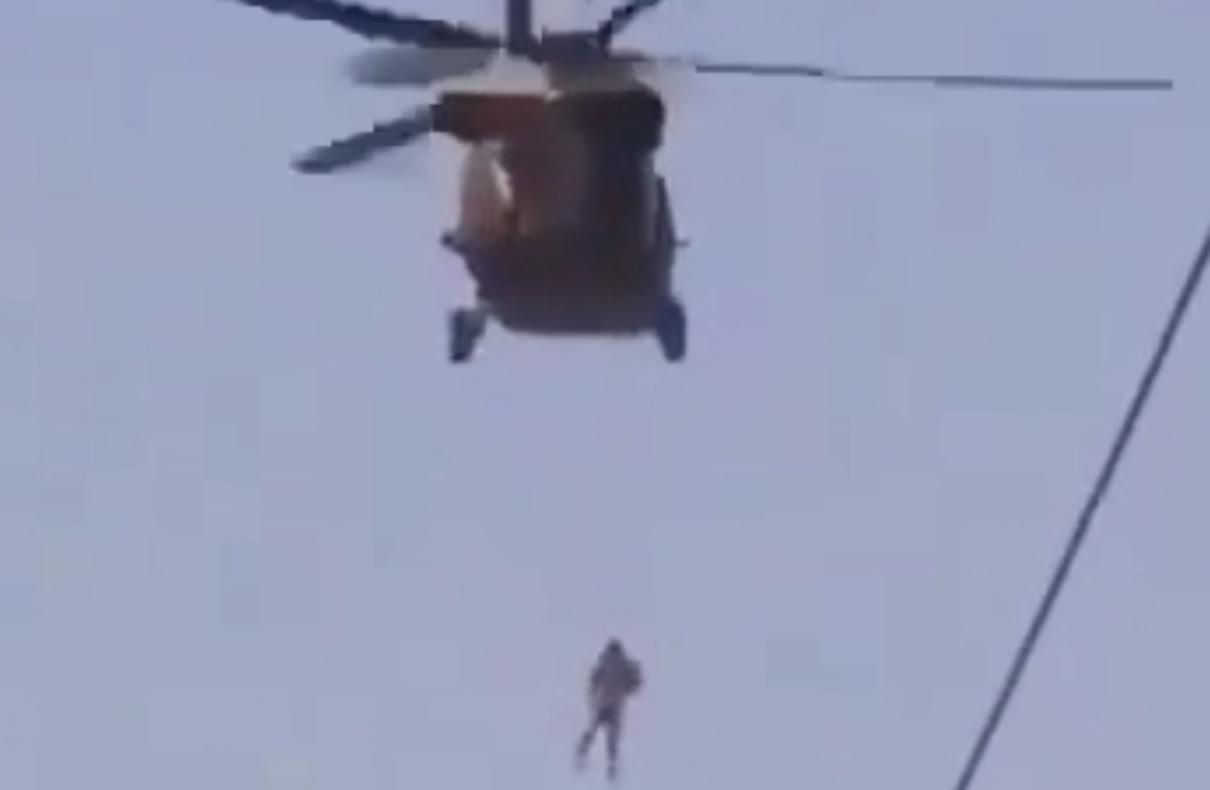 В Афганістані до вертольота США прив'язали американського перекладача: жахливе відео - 24 Канал