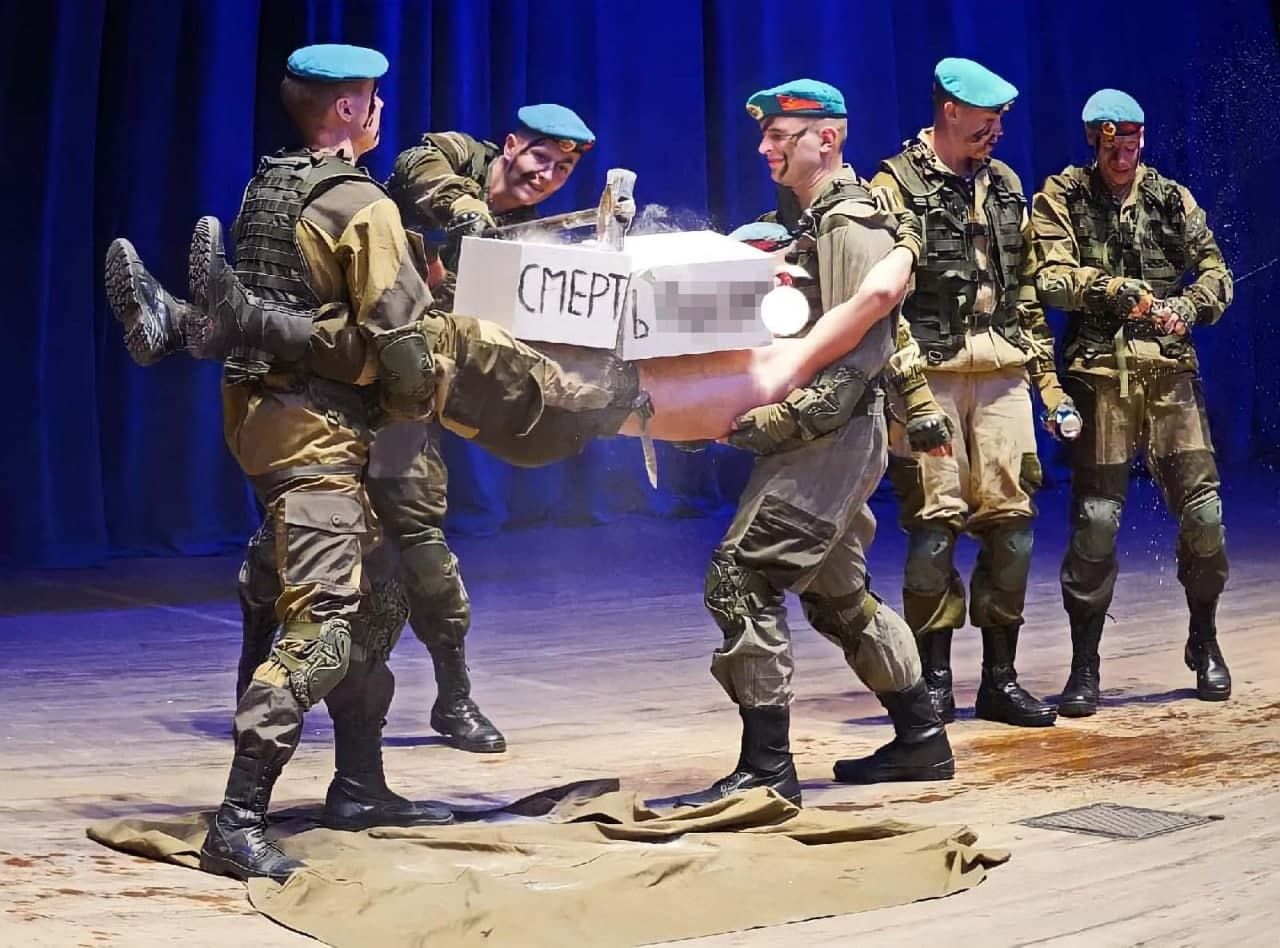 "Смерть під***м": у Росії учасники шоу десантників вляпались у гомофобний скандал - Новини Росія - 24 Канал "Смерть під***м": у Росії учасники шоу десантників вляпались у гомофобний скандал - Новини Росія - 24 Канал