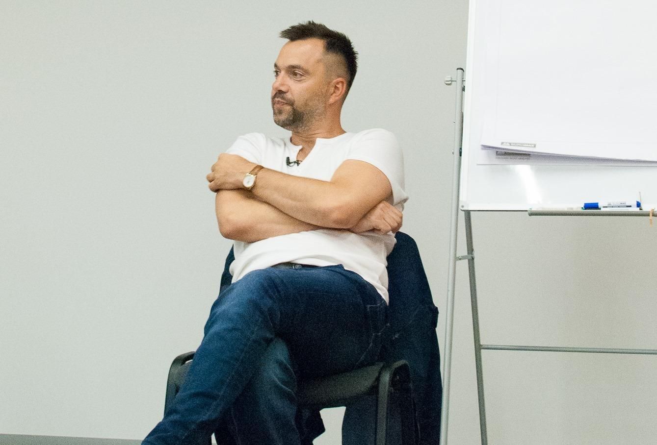 Арестович предложил забрать в России бренд "русских": у них уже подгорело Арестович предложил забрать в России бренд "русских": у них уже подгорело