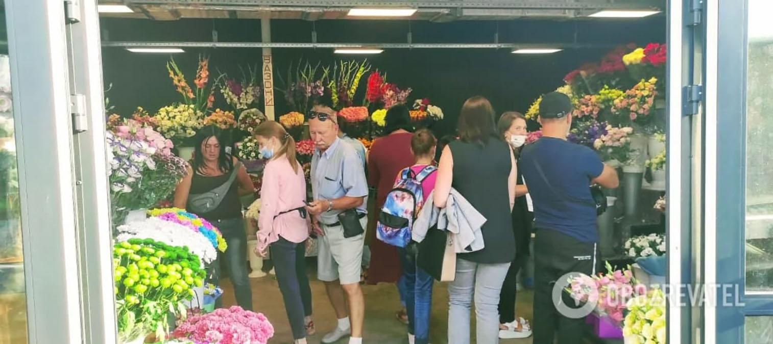 Нет клиентов: 1 сентября в Киеве "взлетели" цены на цветы Нет клиентов: 1 сентября в Киеве "взлетели" цены на цветы