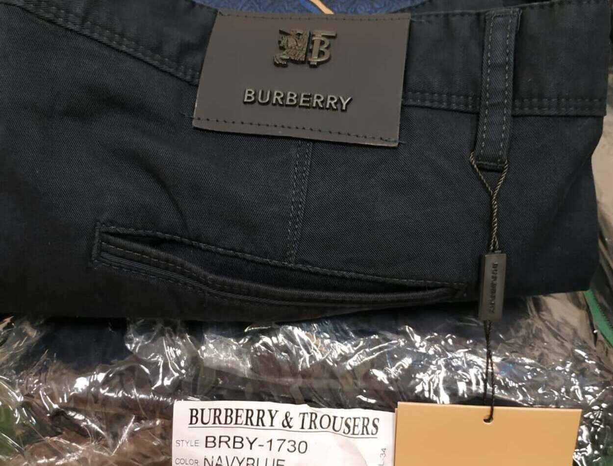 Львівські митники затримали 3 жінок з купою підробленого одягу: фото з місця події - Новини Львова - Львів Львівські митники затримали 3 жінок з купою підробленого одягу: фото з місця події - Новини Львова - Львів