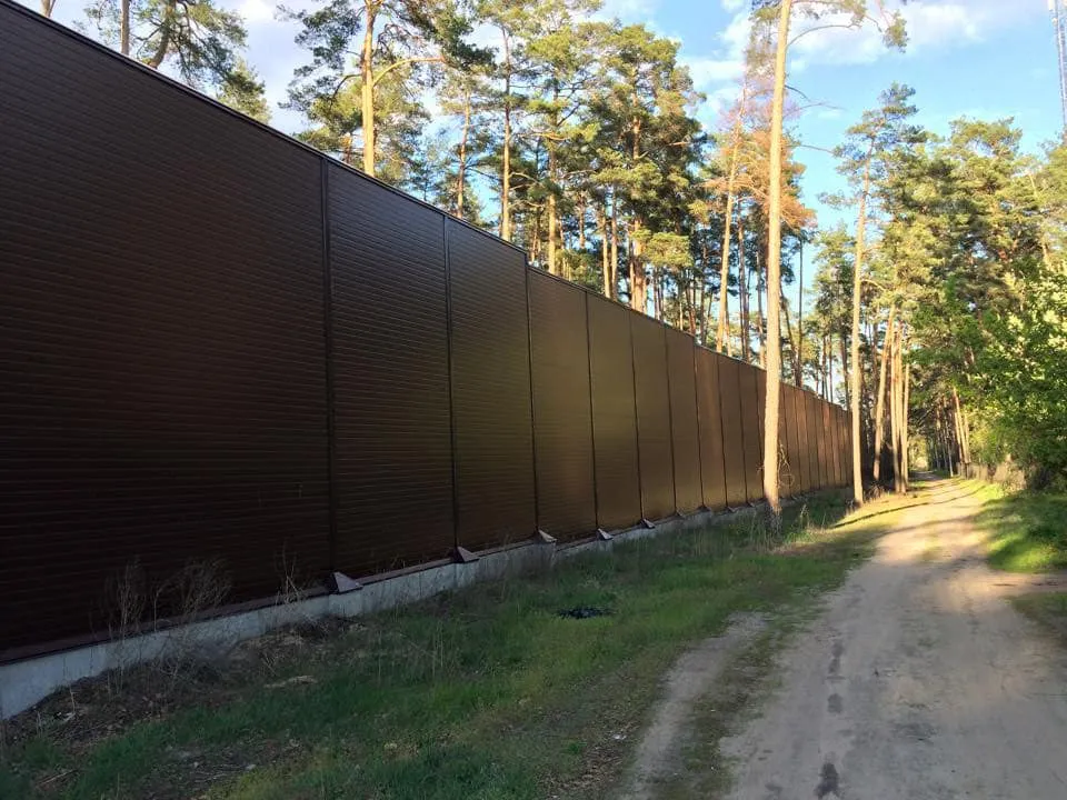 паркан навколо ділянки Калетника паркан навколо ділянки Калетника