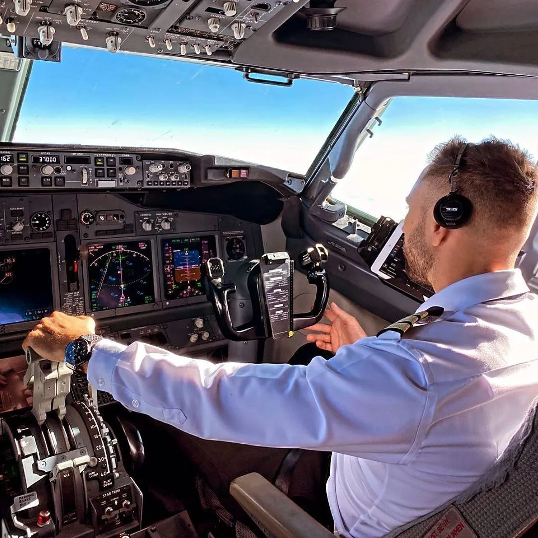 Холостяк Холостяк