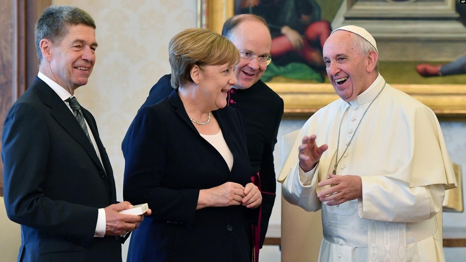 Папа Римський помилково процитував Путіна замість Меркель - 24 Канал