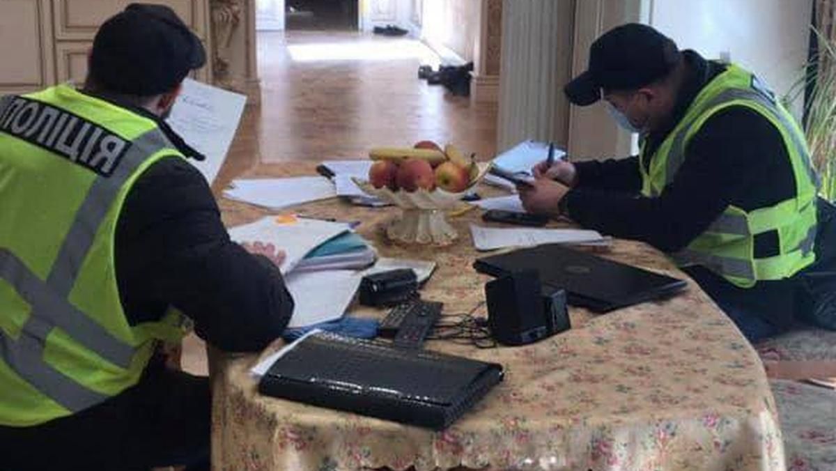 У Києві судитимуть шахраїв, які 3 роки тримали чоловіка у неволі заради заволодіння нерухомістю - Київ У Києві судитимуть шахраїв, які 3 роки тримали чоловіка у неволі заради заволодіння нерухомістю - Київ